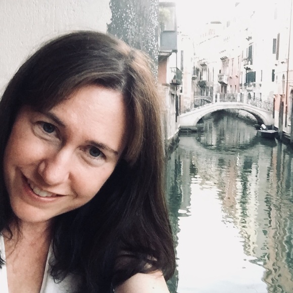 Meet your Posher, Gretchen - Picture 1 of 1